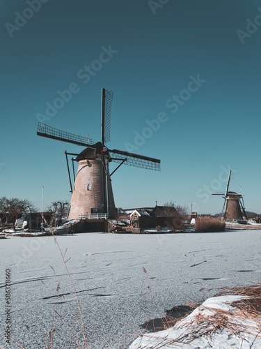 Fototapeta Naklejka Na Ścianę i Meble -  Dutch Windmills in Kinderdijk