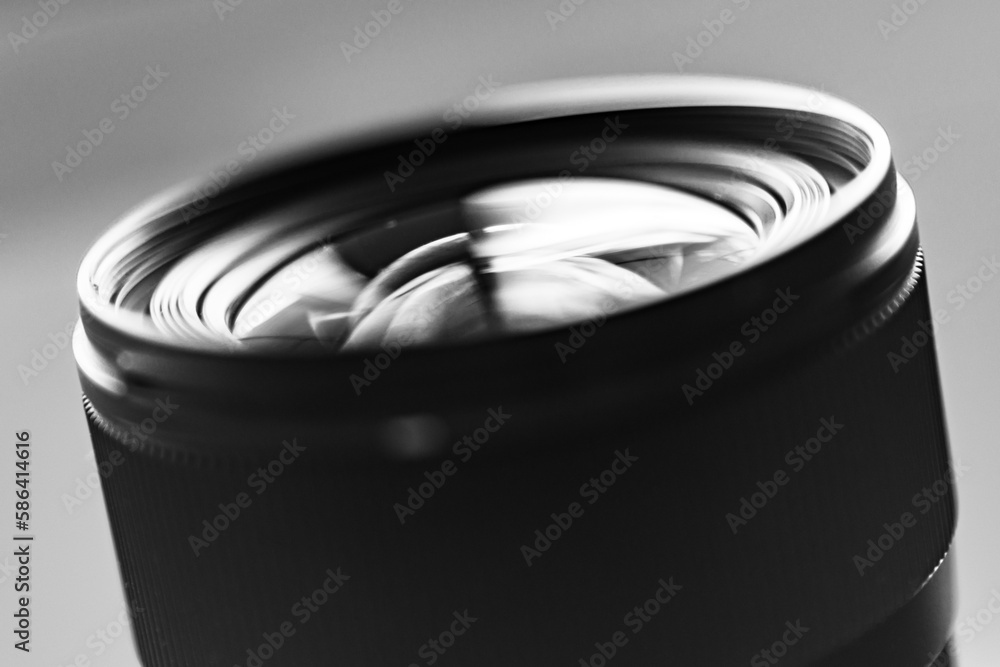 Lens can Lens can