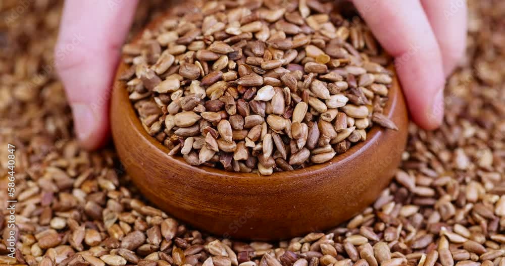 Medium fried sunflower seeds for dessert cooking, preparation of peeled sunflower seeds for cooking Medium fried sunflower seeds for dessert cooking, preparation of peeled sunflower seeds for cooking