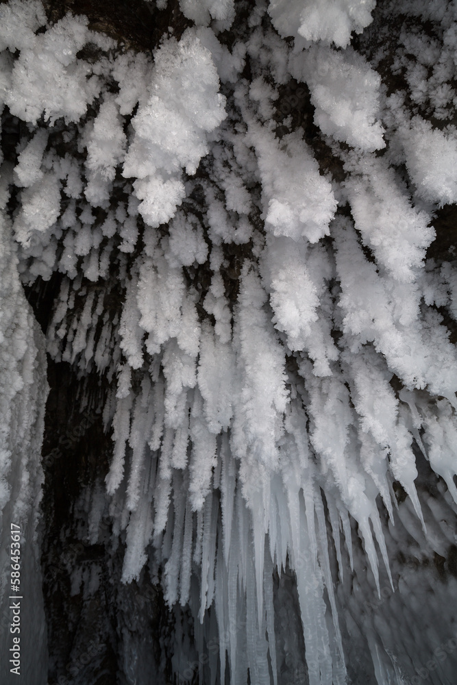 Obraz premium Icicles on Lake Baikal