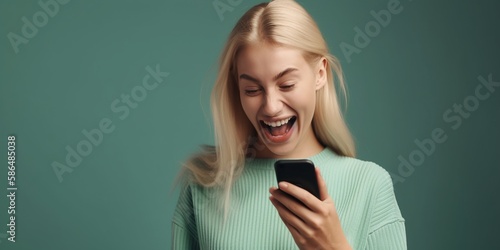 Lachende Geschäftsfrau mit hübschen Gesicht und  Handy freut sich über Nachricht, ai generativ