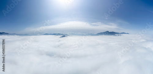 landscape with cloud © Guang