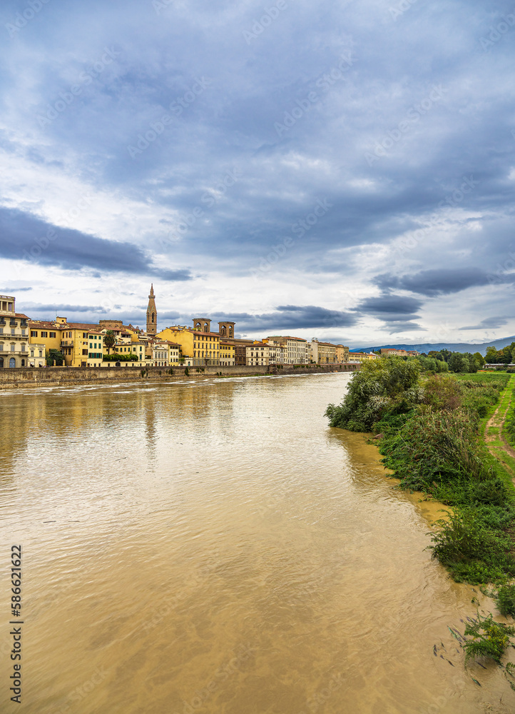 Blick auf den Fluss Arno in Florenz, Italien