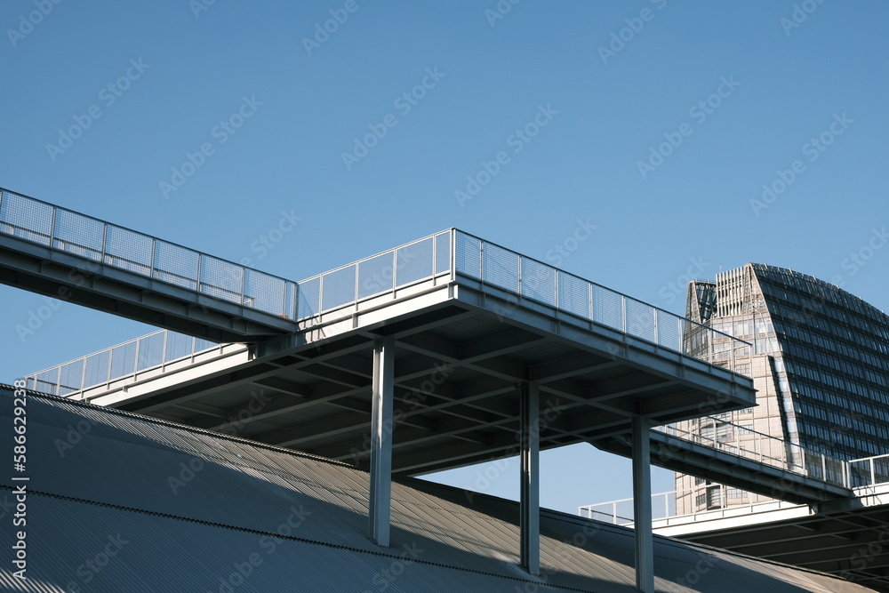 Fototapeta premium modern building in the city