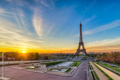 Paris France sunrise city skyline at Eiffel Tower and Trocadero Gardens © Noppasinw