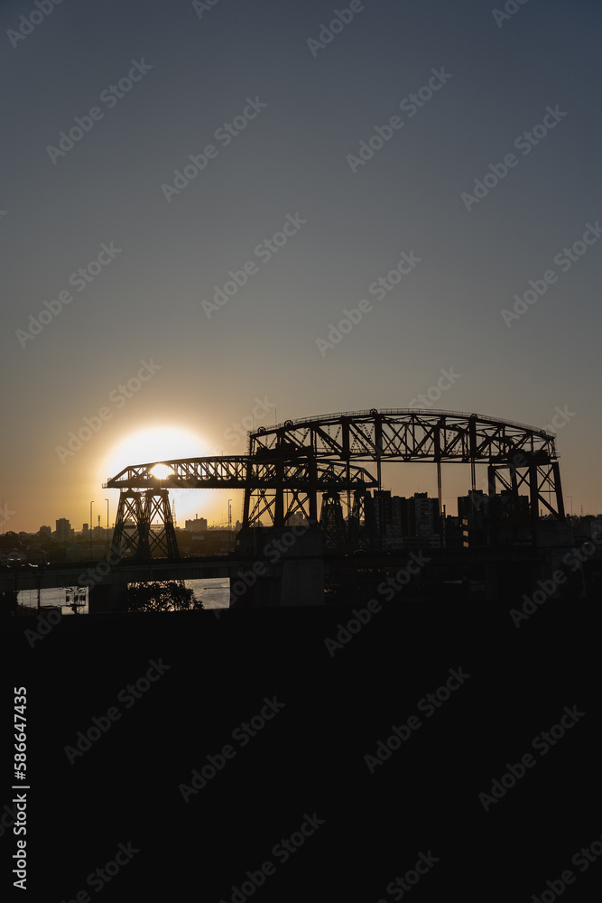 Puente La Boca en el atardecer desde el puerto Puente La Boca en el atardecer desde el puerto