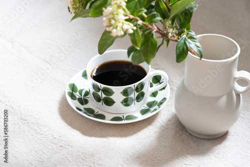 花と北欧の食器でコーヒーの時間 photo