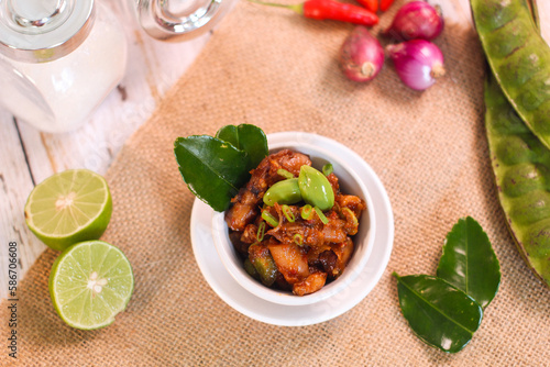 Spicy Stir Fried Squid with Pete in Ceramic Bowl known as 