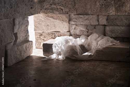 Fotografija Empty tomb while light shines from the outside