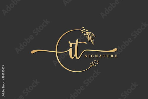 luxury signature initial it logo design isolated leaf and flower