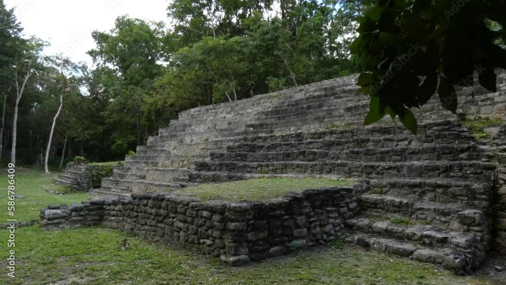 Edificio 16 - Templo de los Tucanes (Building 16 - Temple of the Toucans), Dzibanche, Quintana Roo, Mexico Edificio 16 - Templo de los Tucanes (Building 16 - Temple of the Toucans), Dzibanche, Quintana Roo, Mexico
