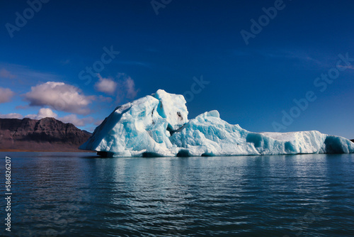 Island - Gletscher Lagune / Glacier Lagoon, Eislandschaft, Eisschollen © Michael