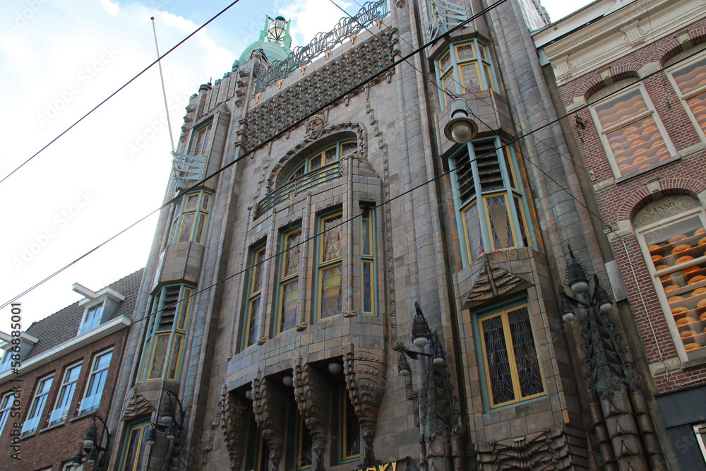 Obraz premium art nouveau (?) building (tuschinski theater) in amsterdam (the netherlands) 