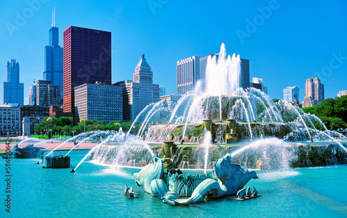 фотографія The Buckingham Fountain, Chicago, Illinois, USA landmark, before downtown skyscr