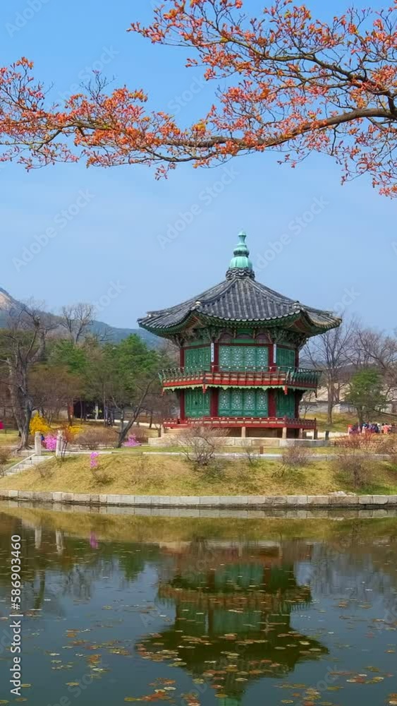 Hyangwonjeong Pavilion in Gyeongbokgung Palace, Seoul Hyangwonjeong Pavilion in Gyeongbokgung Palace, Seoul
