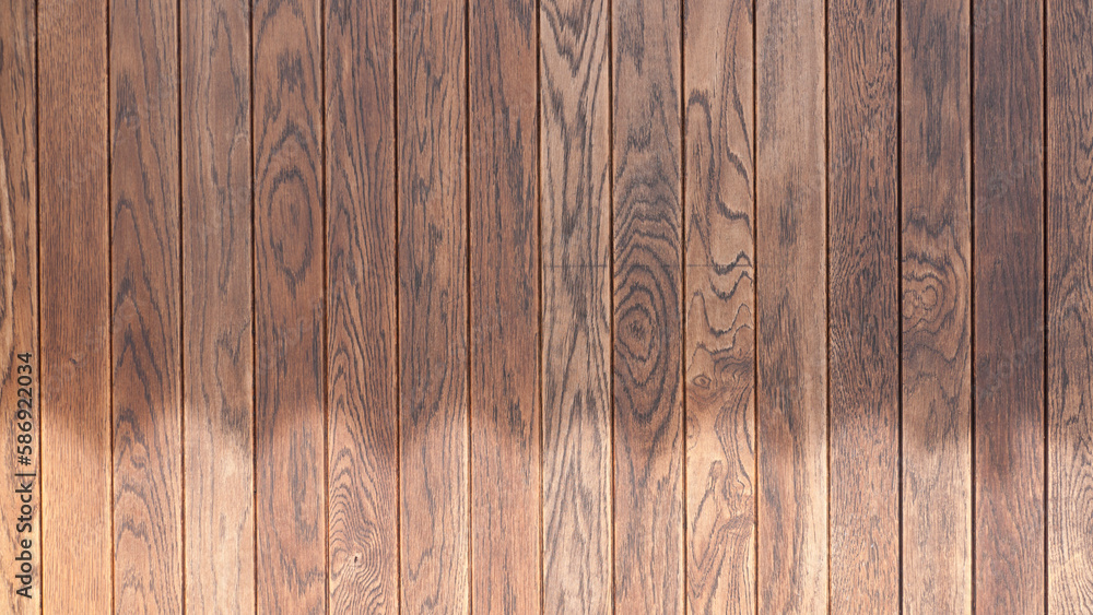 Puerta de tablones de madera y sombra de techo Stock Photo Adobe Stock