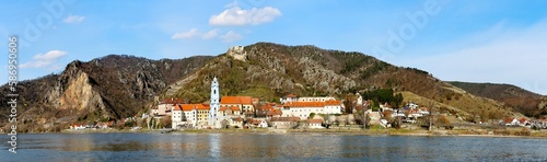 Dürnstein Panoram, Donau Stadt und Ruine im Frühling