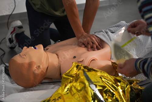 Photography Emergency medicine students attends a circumstantial emergency simulation course led by two emergency physicians