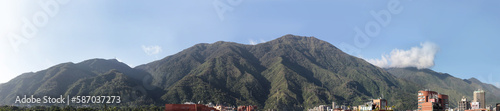 Panoramico del Avila desde Campo Alegre