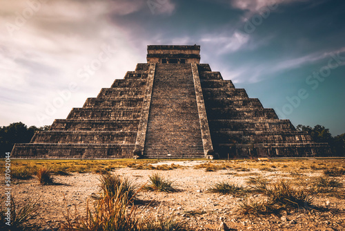 mayan pyramid in chichen itza photo