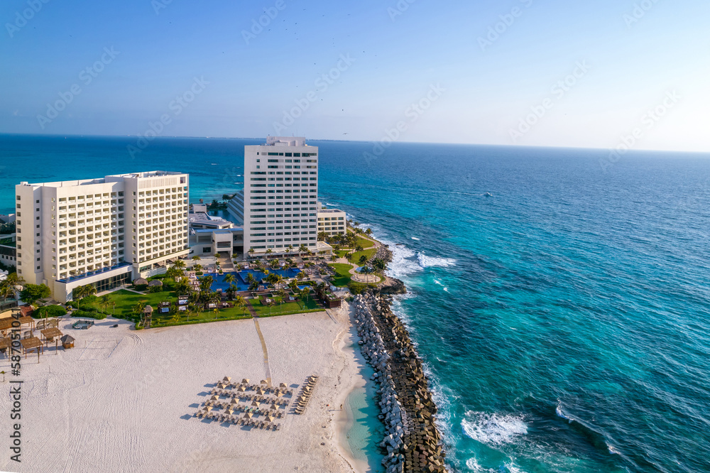 Naklejka premium Mexico Cancun, beautiful Caribbean coast, top view.