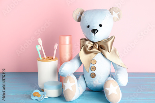 Toy bear with baby accessor...