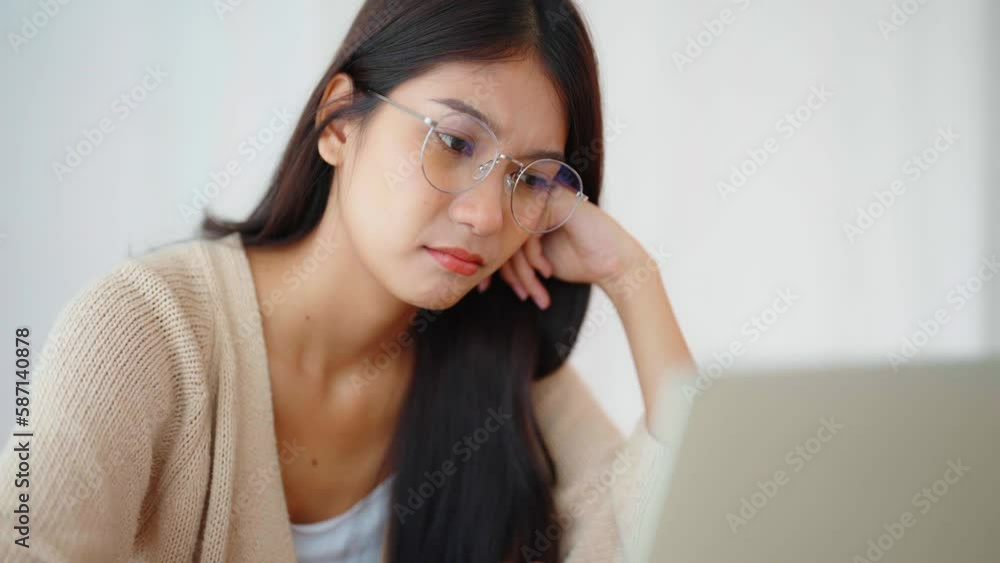 Young asian woman upset, frustrated by problem with work or relationships, feeling despair and anxiety, loneliness, having psychological trouble Young asian woman upset, frustrated by problem with work or relationships, feeling despair and anxiety, loneliness, having psychological trouble