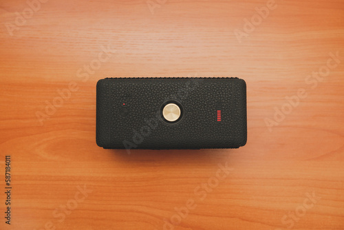 Wallpaper Mural old radio Torontodigital.ca