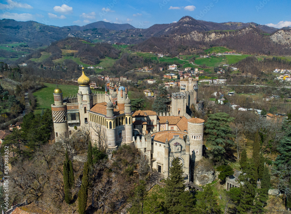 Naklejka premium Rocchetta Mattei, Lago di Suviana