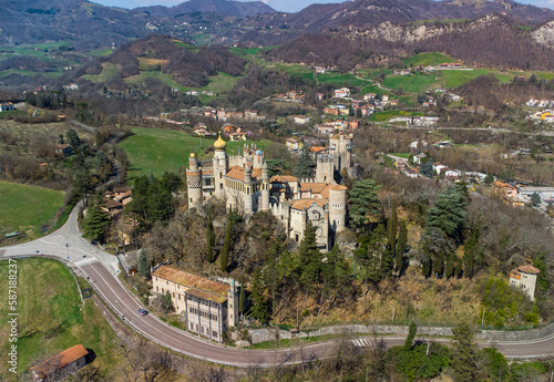 Rocchetta Mattei, Lago di Suviana
