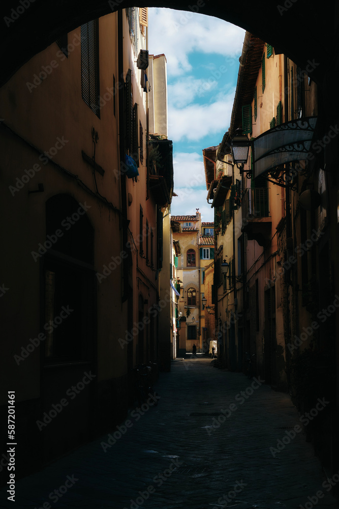 Narrow street in Firenze