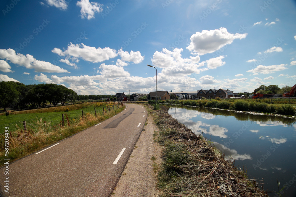 Ring canal of the Zuidplaspolder along Nieuwerkerk Noord in Nieuwerkerk aan den IJssel