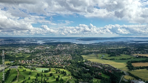 Fototapeta Naklejka Na Ścianę i Meble -  vue panoramique d'Oslo depuis Holmenkollen, norvège