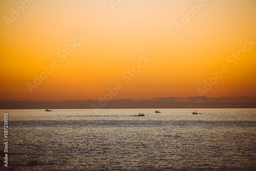 Sunset on the sea (ID: 587238005)