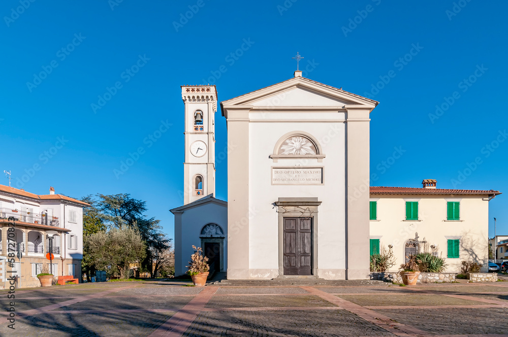 Fototapeta premium The historic center of Staffoli, Pisa, Italy, with the church of San Michele Arcangelo