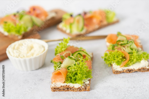 bread with cucumber and salmon