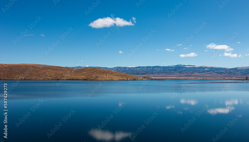 Obraz premium autumn landscape with lake