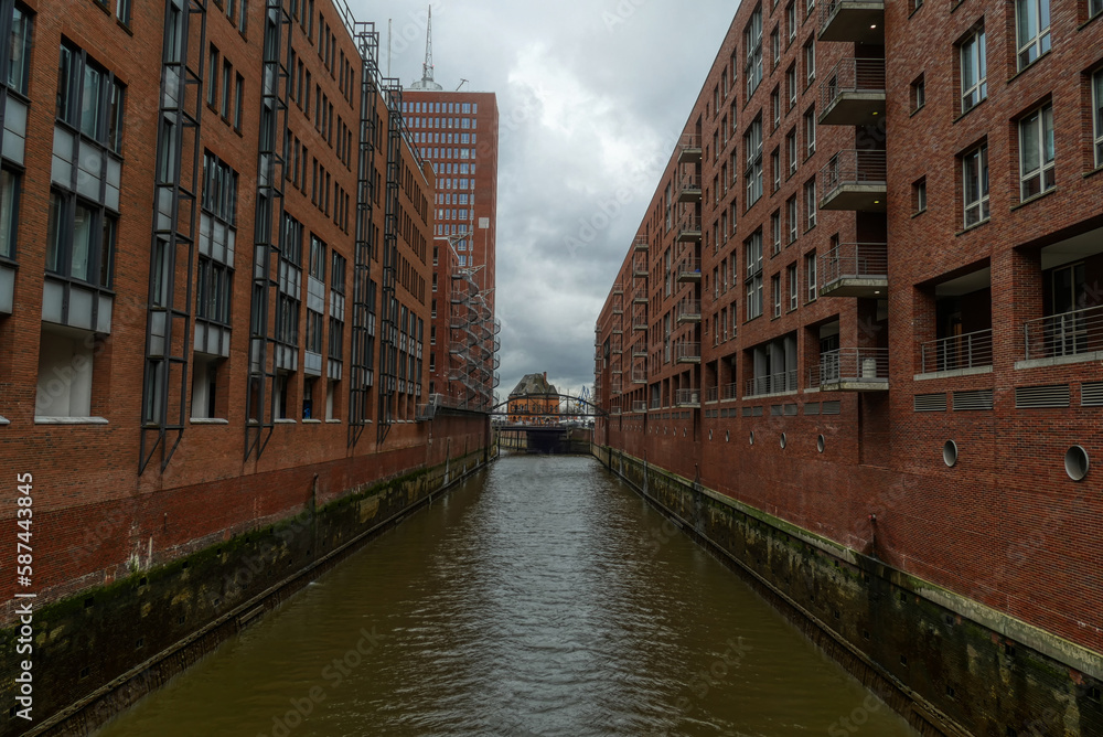 Fleet und ehemalige Lagerhäuser in der Speicherstadt in Hamburg