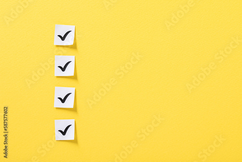 concept that expresses a checklist using post-it