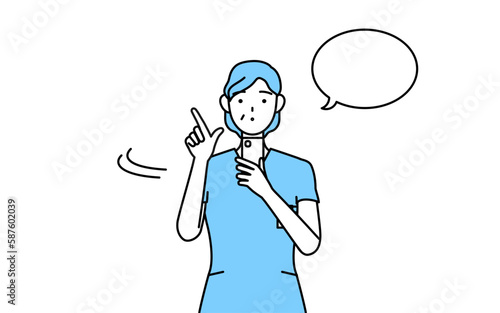 スマホを操作する中年・シニア女性看護師、理学療法士、作業療法士、言語聴覚士、看護助手