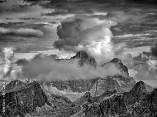 Averau-Nuvolau group, Col di Lana, Sass di Stria mountain, Picollo Lagazuoi, Fanis group, Tofane massif and Cinque Torri as seen from Rifugio Nuvolau, Cortina dAmpezzo, Dolomites, Italy