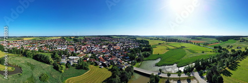 Luftbild von Frontenhausen ein Markt im niederbayerischen Landkreis Dingolfing-Landau © fotoping
