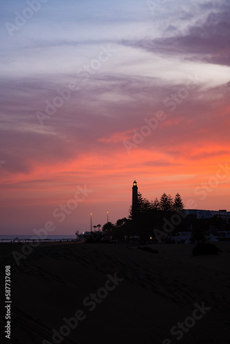 Obraz na płótnie Stunning view of the Maspalomas lighthouse during a beautiful sunset. Gran Canaria, Canary Islands. w salonie