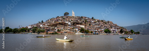 Pescadores locales en Janitzio, Pátzcuaro, Michoacán