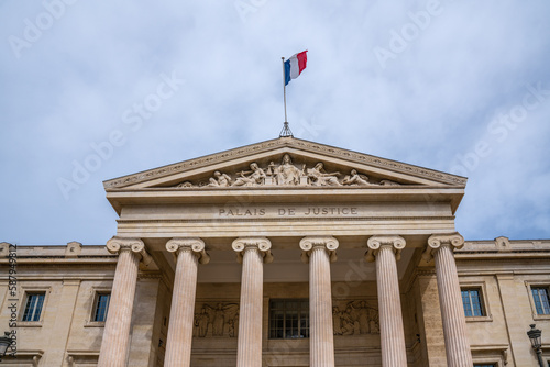 Palais de justice français