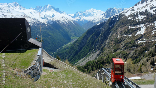 Alpen am Mont Blanc in Frankreich und der schönen Schweiz mit Zahnradbahn