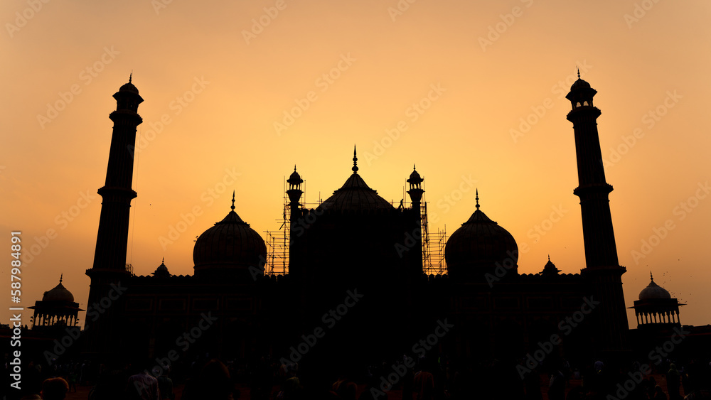 Silhouette view of Jama Masjid, one of the largest Indian mosques, built by mughal, located in New Delhi, India