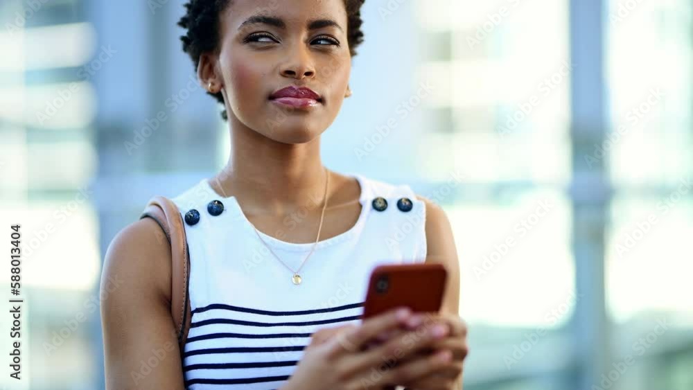 Stockvideo Phone, thinking and business woman happy, laughing and ...