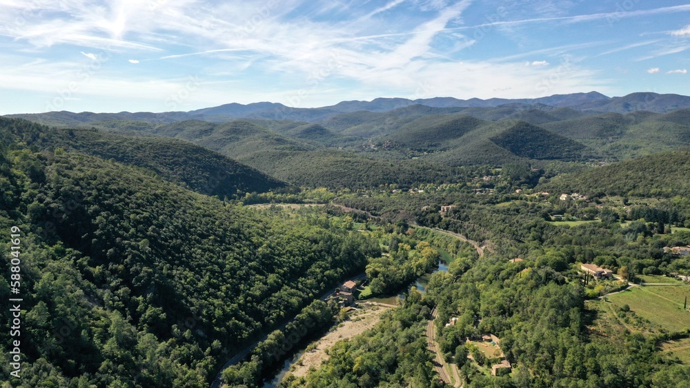 survol des Cévennes dans le sud de la France (Anduze, Occitanie)	