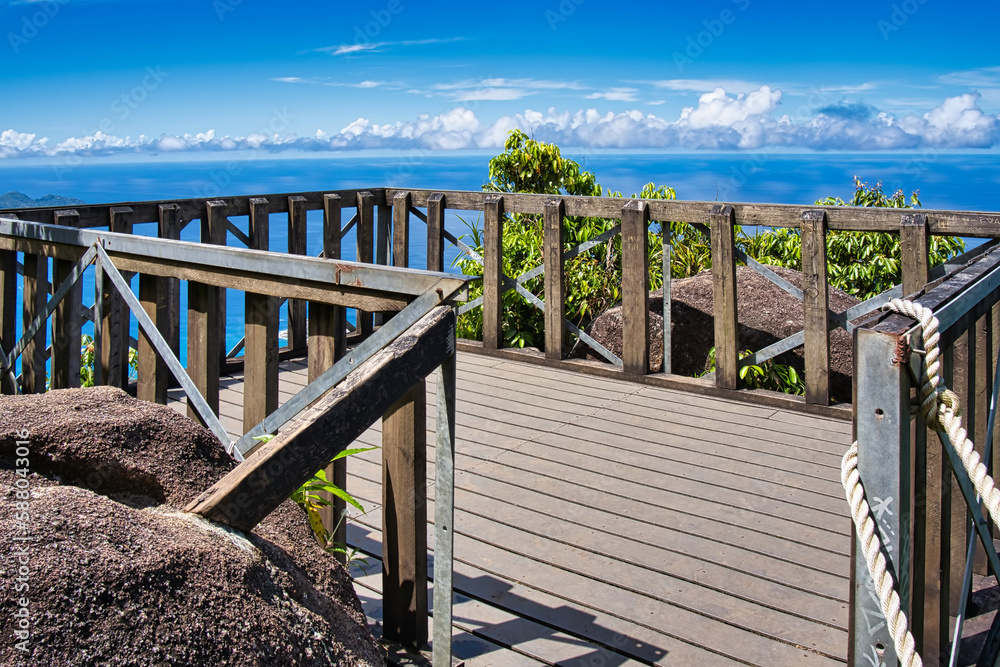 Obraz premium Morn blanc nature trail, view point deck of nature trail, Mahe Seychelles